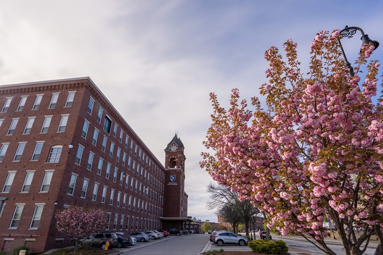 Photo of UNH Manchester in the spring time