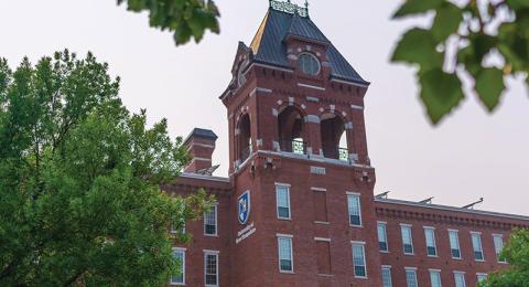 photo of UNH Manchester building