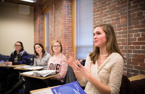 UNH Manchester students in American Sign Language course