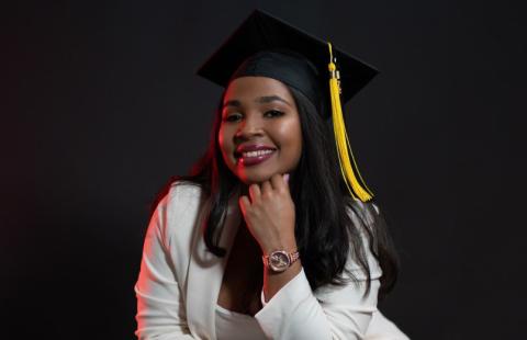 Headshot of Alisbet Veras '23, graduating senior in UNH Manchester's business and accounting program