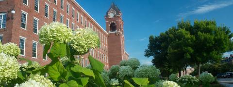 exterior photo of UNH Manchester 