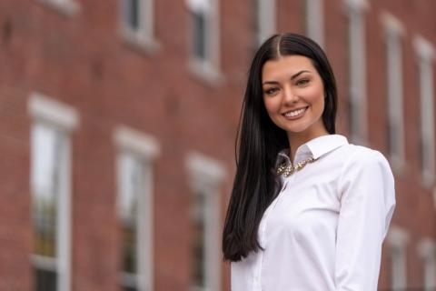 Headshot of UNH Manchester business alumna Kyleigh Cooley