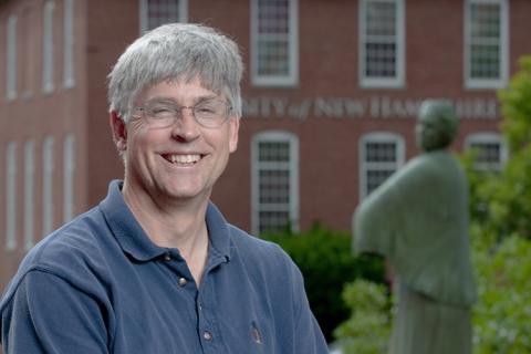 Headshot of UNH Manchester Economics Professor Tom Birch